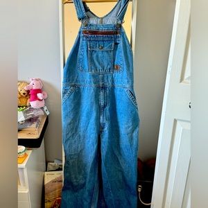 Oversized overalls !